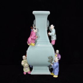 清乾隆童子箱器瓶25×15×13厘米，￥4800