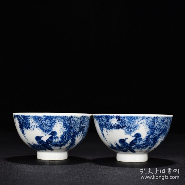 清中期青花紫藤花鸟纹杯 高4.8厘米 宽8.5厘米 975元