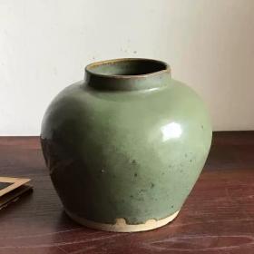 清代绿釉瓷罐