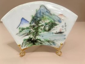 古玩旧藏吴海峰作粉彩山水瓷板画