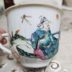 清代瓜棱粉彩人物瓷茶杯