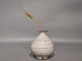 清代白釉瓷花瓶