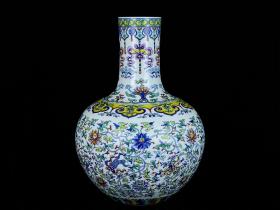 清雍正斗彩八宝纹天球瓶40/30  7890002676