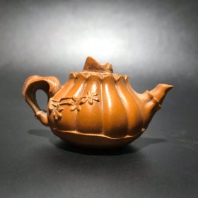 旧藏：黄杨木雕刻小酒壶摆件
规格：4.5cmx7.5cm