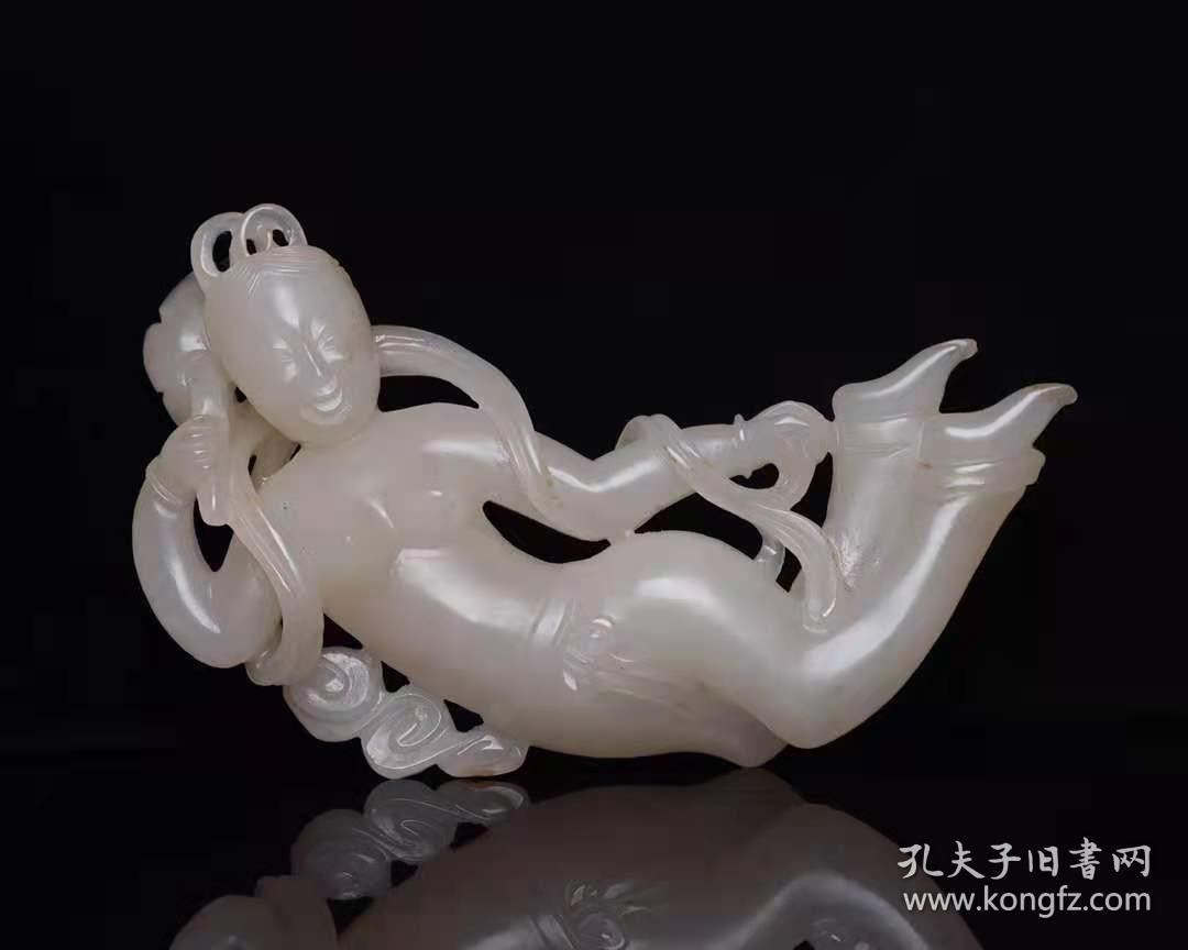 和田玉飞天
规格:   10×6.0×1.6厘米   重   86克