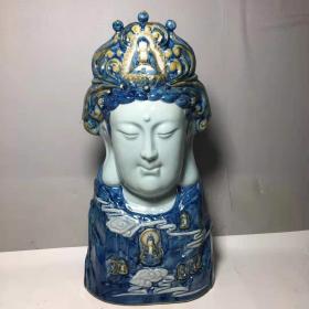青花瓷佛摆件尺寸：宽21厘米，高44厘米
