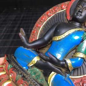 古法琉璃摆件宝贝尺寸:长:12cm
宽:7cm
高约:17.3cm
重:1365克