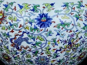 清雍正斗彩八宝纹天球瓶40/30  7890002676