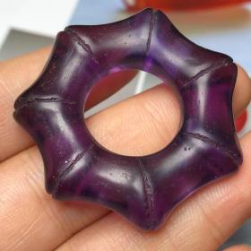 御用紫水晶环
尺寸：直径41毫米、厚度9毫米