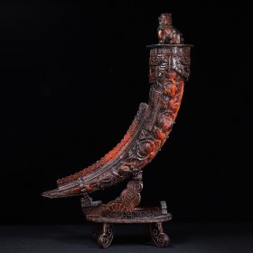 角雕刻带底座花开富贵角尖摆件，带底座长28厘米宽14厘米高51厘米，重约1900克，