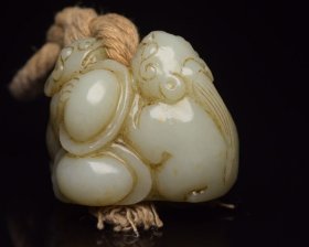 和田玉金蟾 规格: 4.5×4.3×4.0厘米，重 130克