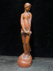 旧藏 黄杨木雕站美女摆件
规格：高21.5cm宽5.2cm