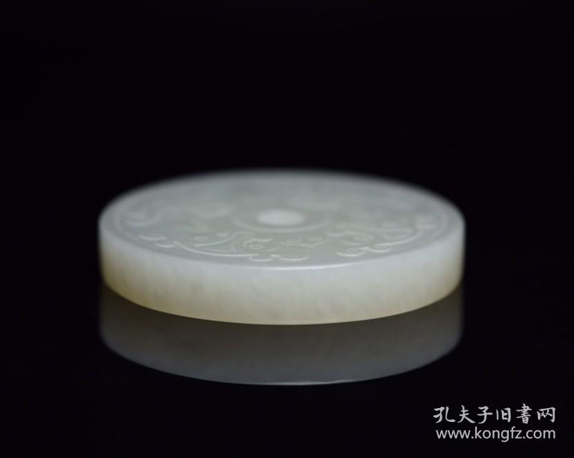 和田玉兽面乳钉璧，规格:5.7×5.7×1厘米，重量:65克