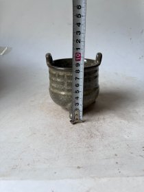 龙泉官窑冰片炉
口径9cm
高度9cm