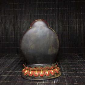 古法琉璃摆件宝贝尺寸:长:12cm
宽:7cm
高约:17.3cm
重:1365克