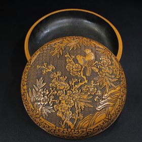 旧藏剔黄漆器《喜上眉梢》喜鹊登梅图圆盒，直径26厘米高11厘米，重1590克