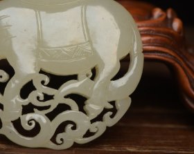 和田玉马 规格: 5.5×5.1×0.9厘米，重 41克