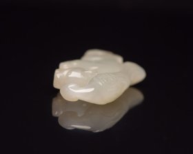 和田玉英雄 规格: 6.3×3.9×1.3厘米,重 39克。