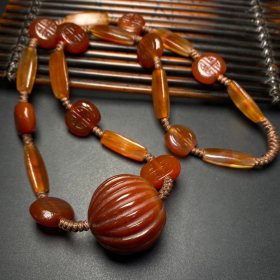 老玛瑙球搭配辽金管，玛瑙如意纹背云编制项链 尺寸：老玛瑙球直径约36毫米 背云21*17*7毫米