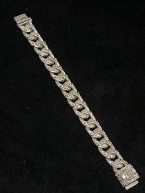 旧藏 老银骷髅头手串手链规格：长23.5宽1.7cm重97g