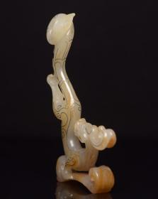和田玉龙  
规格: 11×5.8×1.3厘米，重 60克。