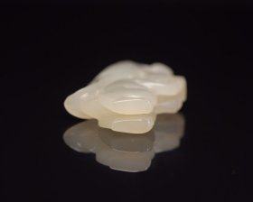 和田玉英雄 规格: 6.3×3.9×1.3厘米,重 39克。