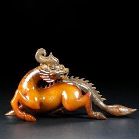 精品和田玉 ，瑞兽，玉质细腻，包浆厚重，沁色入骨，雕工精细，品相完美，细节如图，长20宽6高11厘米，重526克