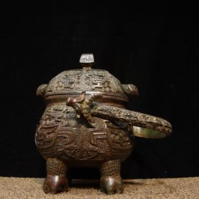 铜——铭文提梁卣
长20cm宽16cm高30cm
重9斤