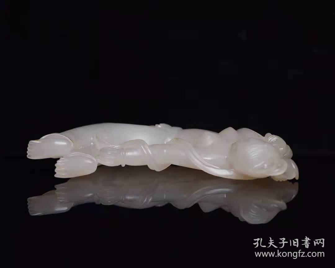 和田玉飞天
规格:   10×6.0×1.6厘米   重   86克