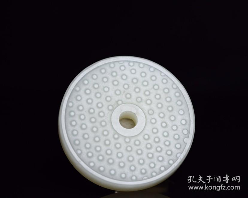 和田玉兽面乳钉璧，规格:5.7×5.7×1厘米，重量:65克