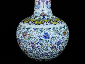清雍正斗彩八宝纹天球瓶40/30  7890002676