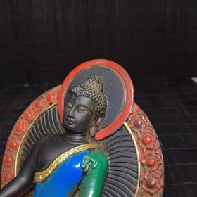 古法琉璃摆件宝贝尺寸:长:12cm
宽:7cm
高约:17.3cm
重:1365克