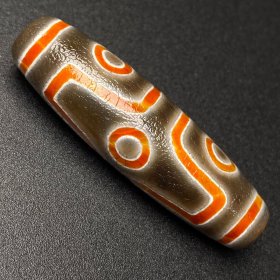 【六眼天珠】 尺寸：49*14毫米 重量15.6克