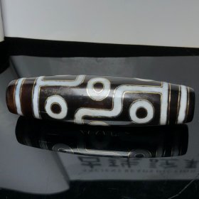 藏区回流老料镶嵌金丝【九眼天珠】
尺寸:91*25毫米 重量87.8克