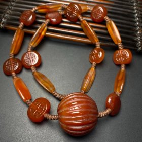 老玛瑙球搭配辽金管，玛瑙如意纹背云编制项链 尺寸：老玛瑙球直径约36毫米 背云21*17*7毫米