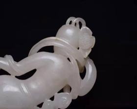 和田玉飞天
规格:   10×6.0×1.6厘米   重   86克