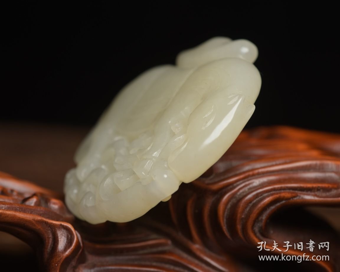 和田玉马 规格: 5.5×5.1×0.9厘米，重 41克