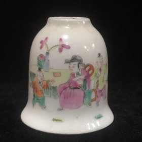 旧藏：瓷教子人物故事水孟规格：高6.2cm 宽6.2cm 口径2.5cm