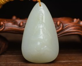 和田玉观音 规格: 6.0×3.6×1.9厘米，重 51克。