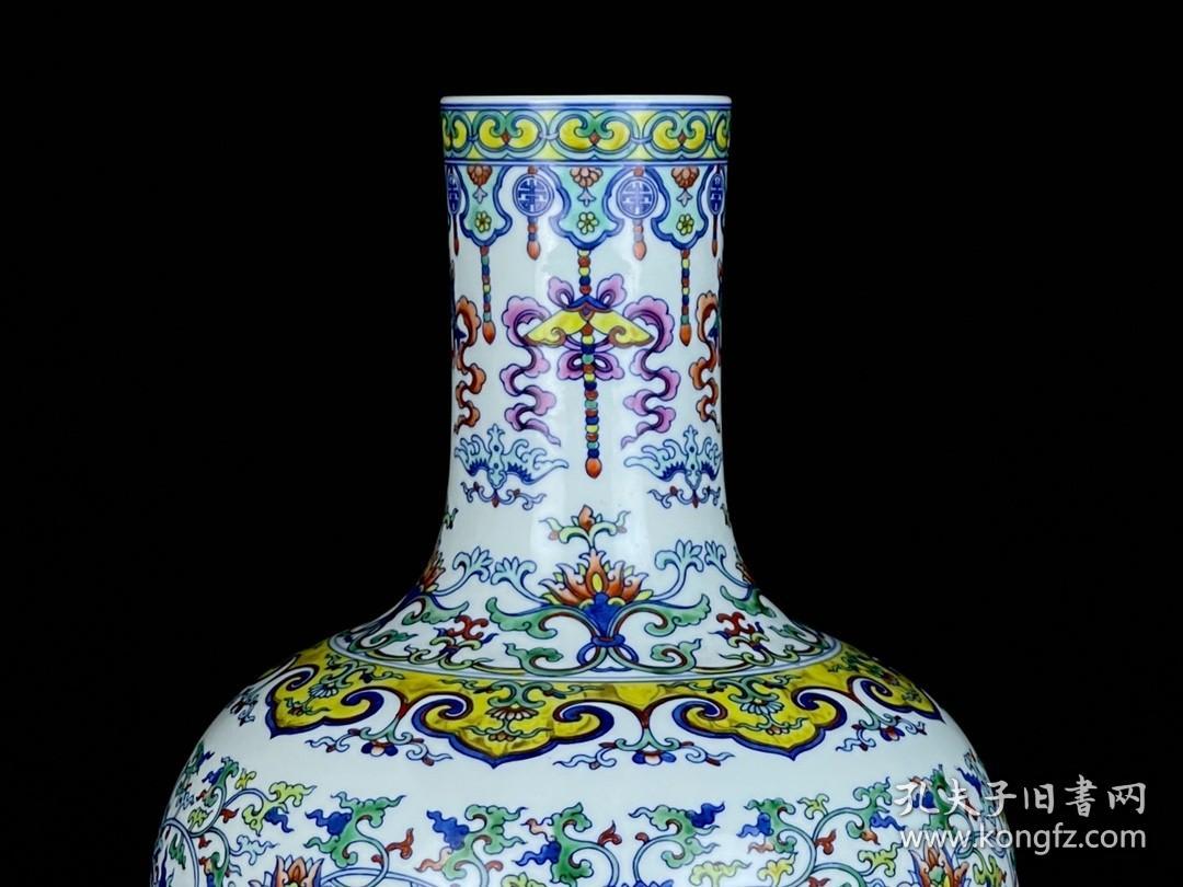 清雍正斗彩八宝纹天球瓶40/30  7890002676
