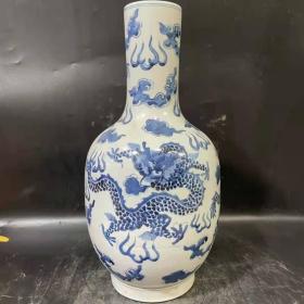大清乾隆年制龙天球瓶
