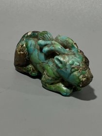 旧藏:老绿松石龙挂件手把件 沁色一流,雕刻生动,包浆厚重,收藏佳品!规格:长8cm 高3.5cm 重量64g