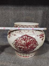 釉里红罐
口径27cm
高度28cm