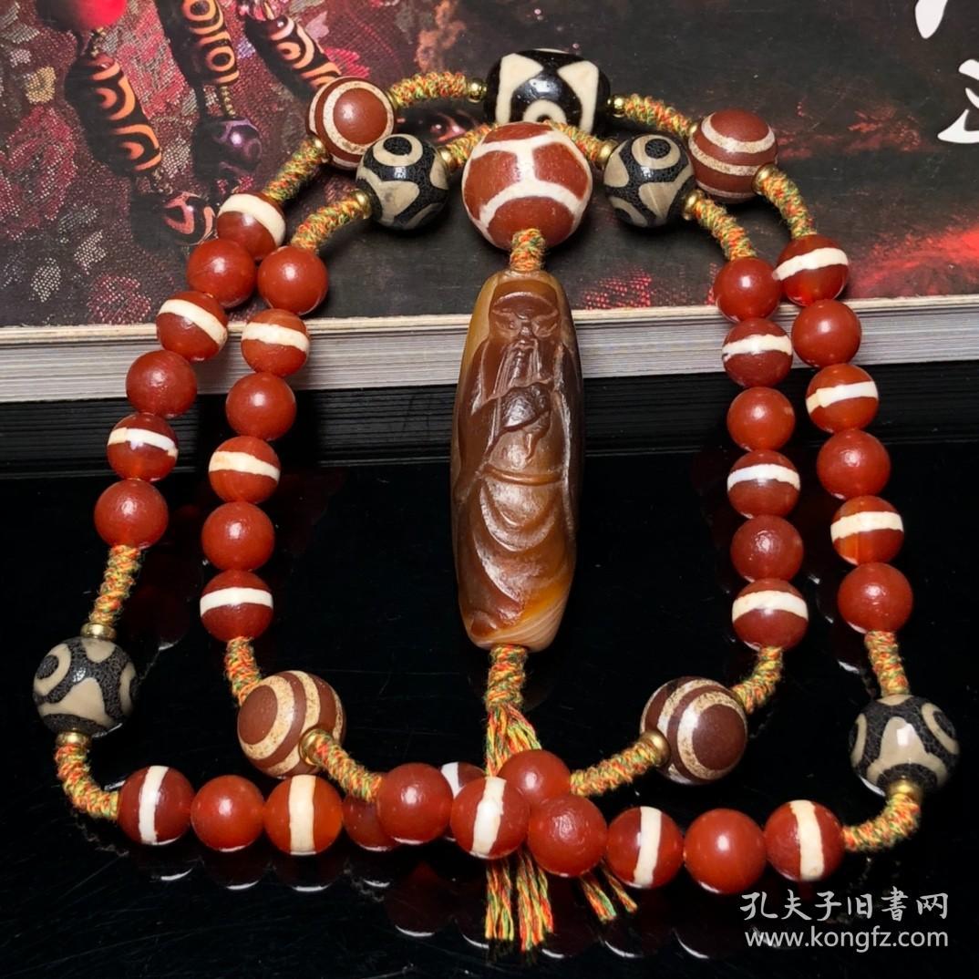 点击查看原图 藏区回流一线药师搭配关公天珠编制项链
尺寸:一线10毫米 天珠54*19毫米