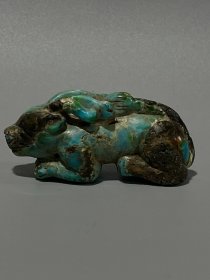 旧藏:老绿松石龙挂件手把件 沁色一流,雕刻生动,包浆厚重,收藏佳品!规格:长8cm 高3.5cm 重量64g