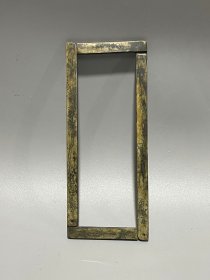 圈镇尺一把，文饰清楚，保存完好，纹路清晰， 尺寸：长22.8x2cm，重量179克，
