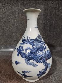 青花玉壶春瓶
口径17cm
高度30cm