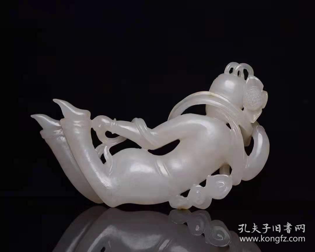 和田玉飞天
规格:   10×6.0×1.6厘米   重   86克