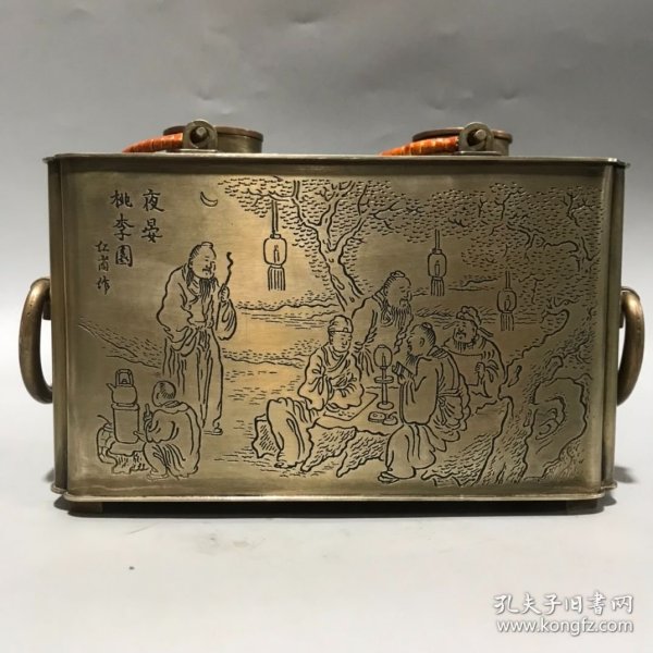 旧藏：白铜温酒壶，雕工精细，雕刻夜晏桃李图，满工，挺重的，底部有落款，有收藏价值 尺寸：高12cm,宽16.5cm,厚9cm，重量：1242克X