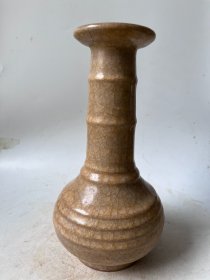 龙泉冰片瓶
口径12cm
高度25cm